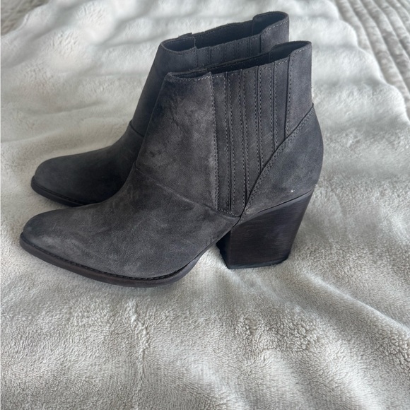 Johnston & Murphy Shoes - NEW - never worn - Johnston & Murphy Charcoal Heeled Boots
